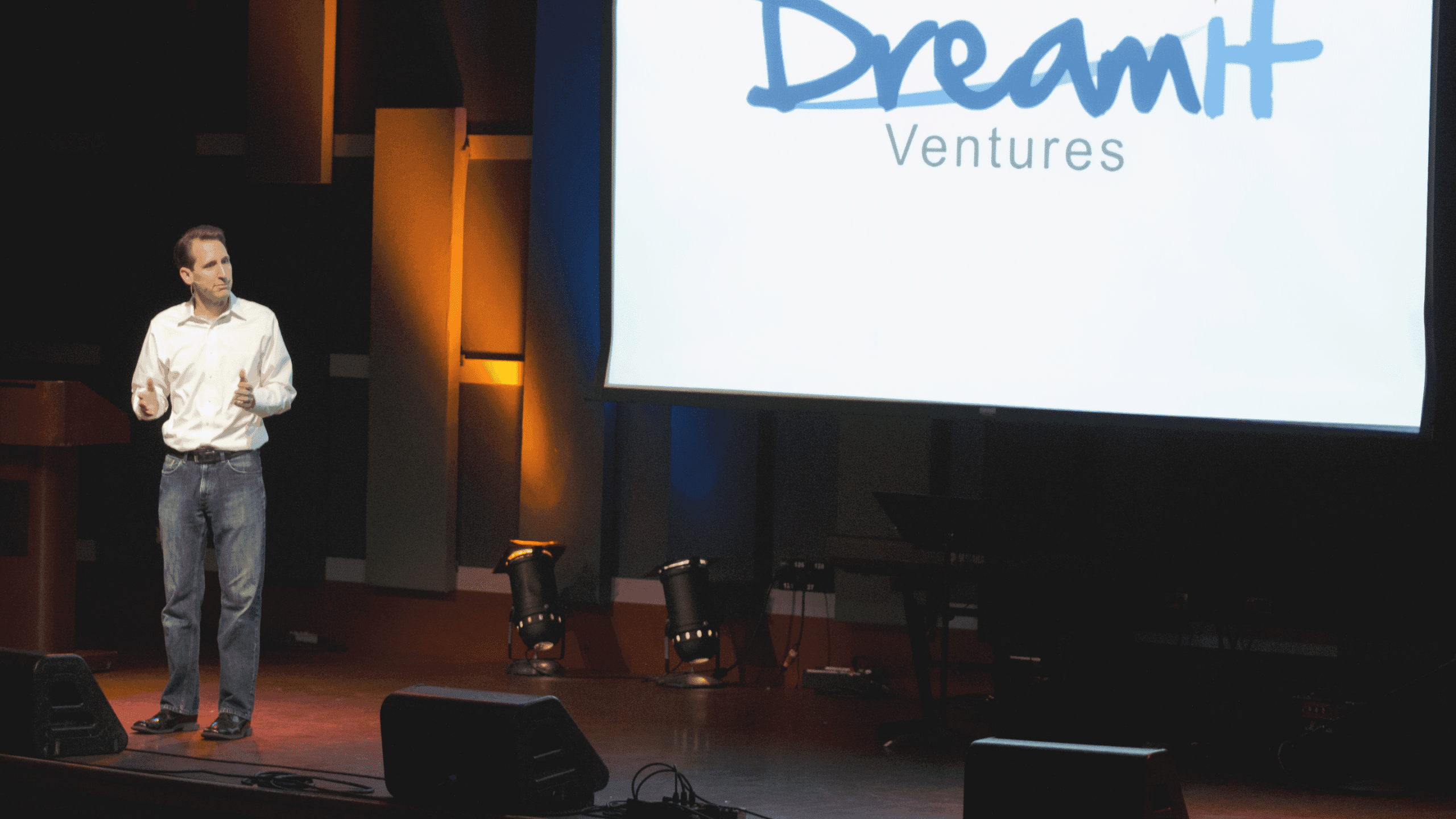 Steve Welch on stage at a Dreamit Ventures event